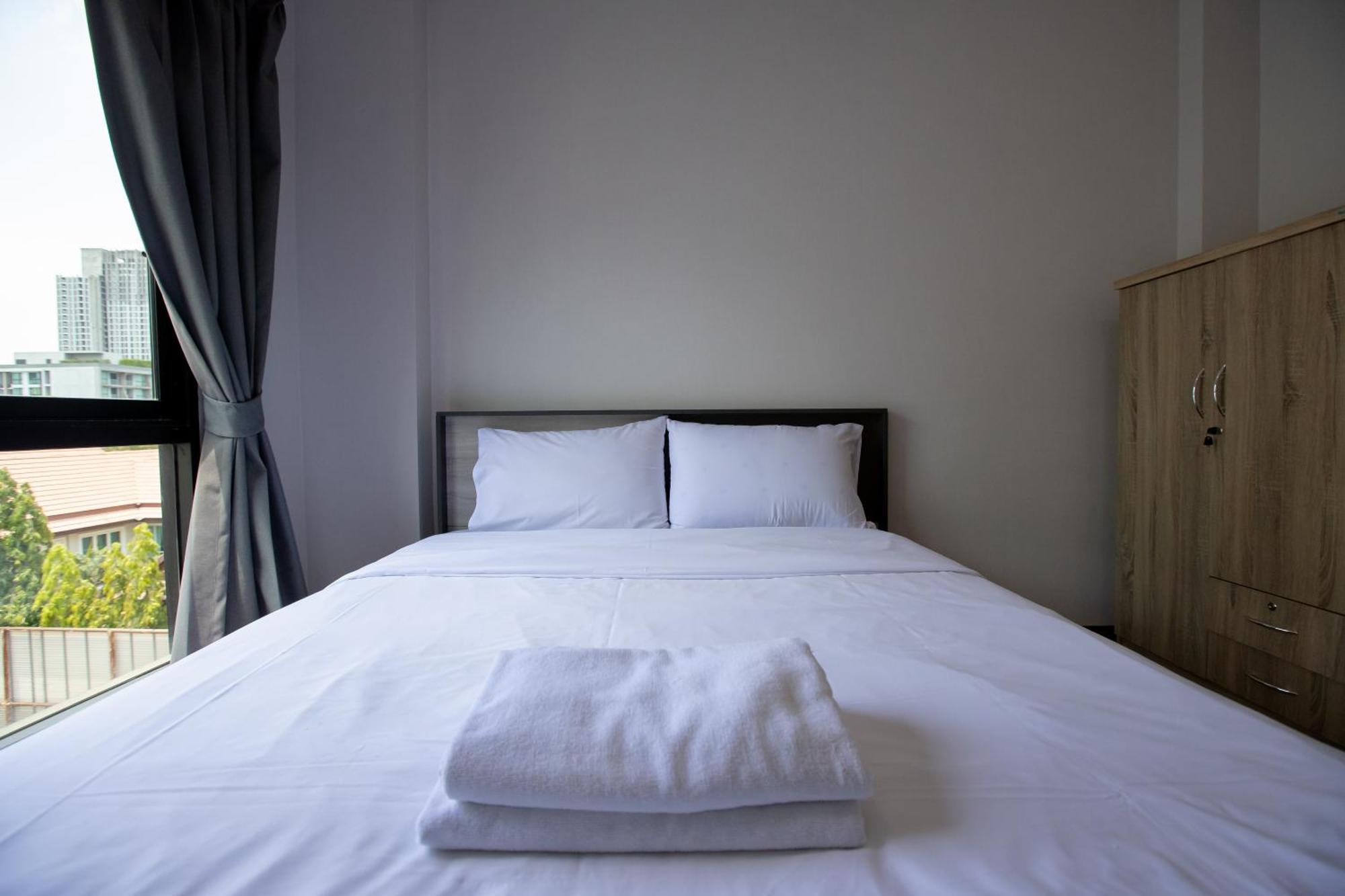 Room 36 Service Apartment 방콕 외부 사진
