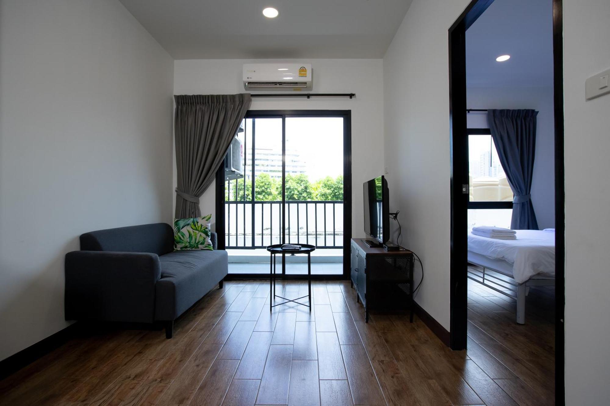 Room 36 Service Apartment 방콕 외부 사진